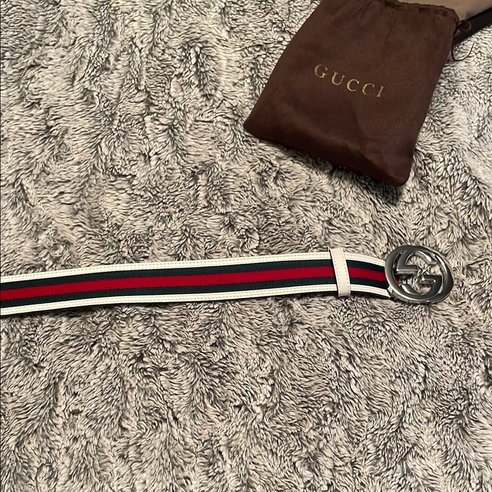 Gucci Men's Black and Red Stripe Belt sz 42/105